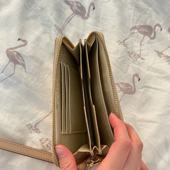 Micheal Kors Wallet gold metallic mirror - Picture 3 of 3